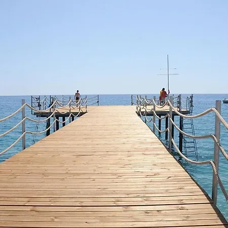 Villa Townhouse With Bath And Fireplace