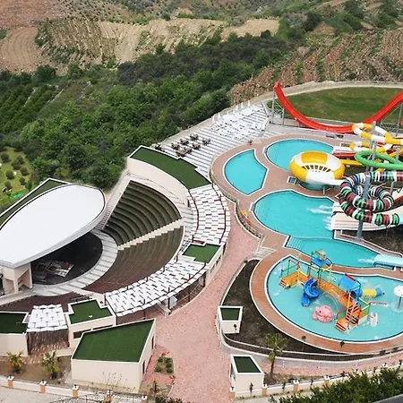 Townhouse With Bath And Fireplace Villa