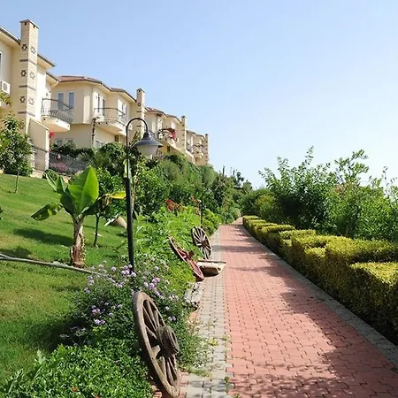 Villa Townhouse With Bath And Fireplace Alanya